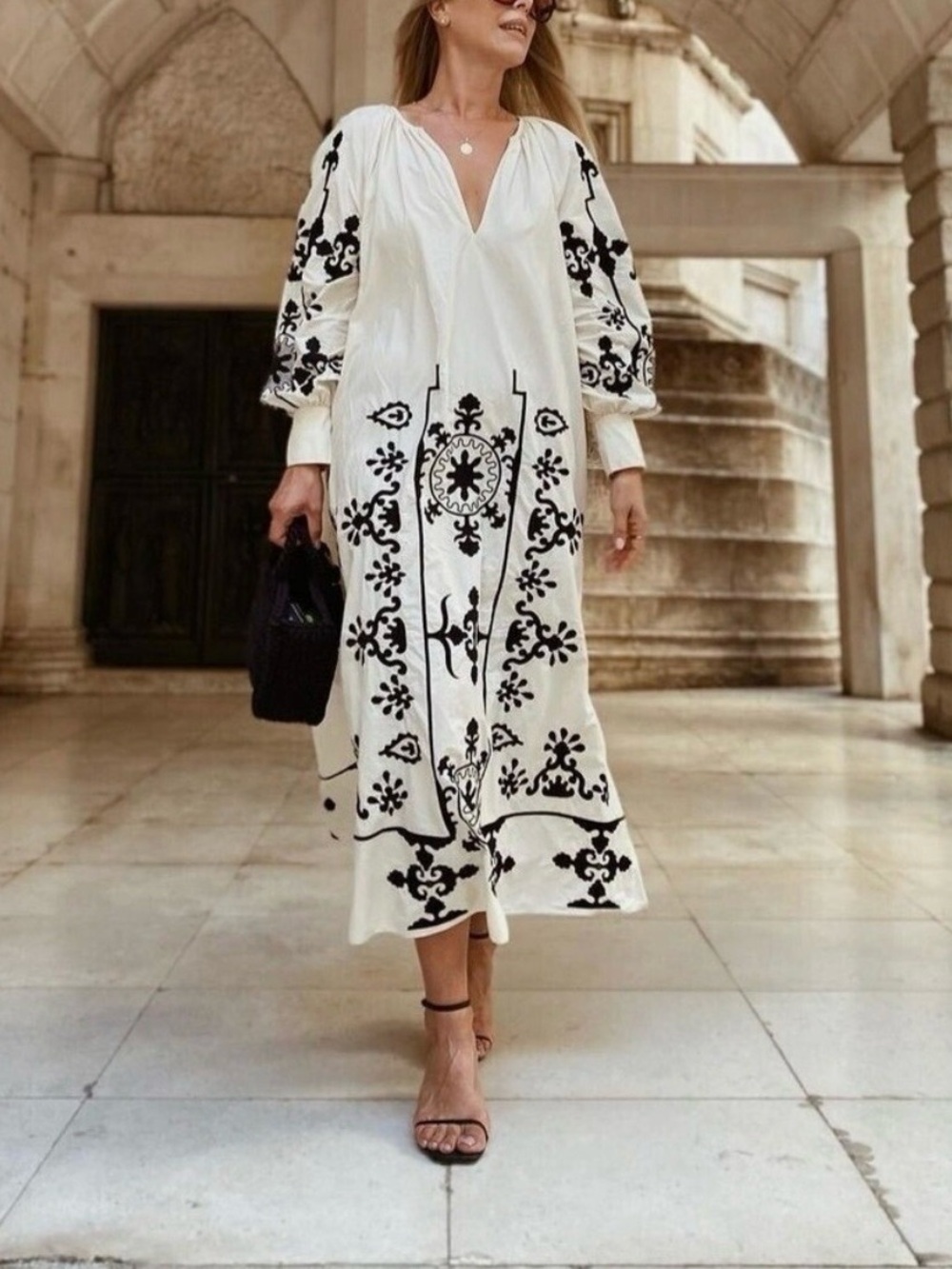 H&M Cream Maxi Dress with Black Folk Embroidery

New without tags- S